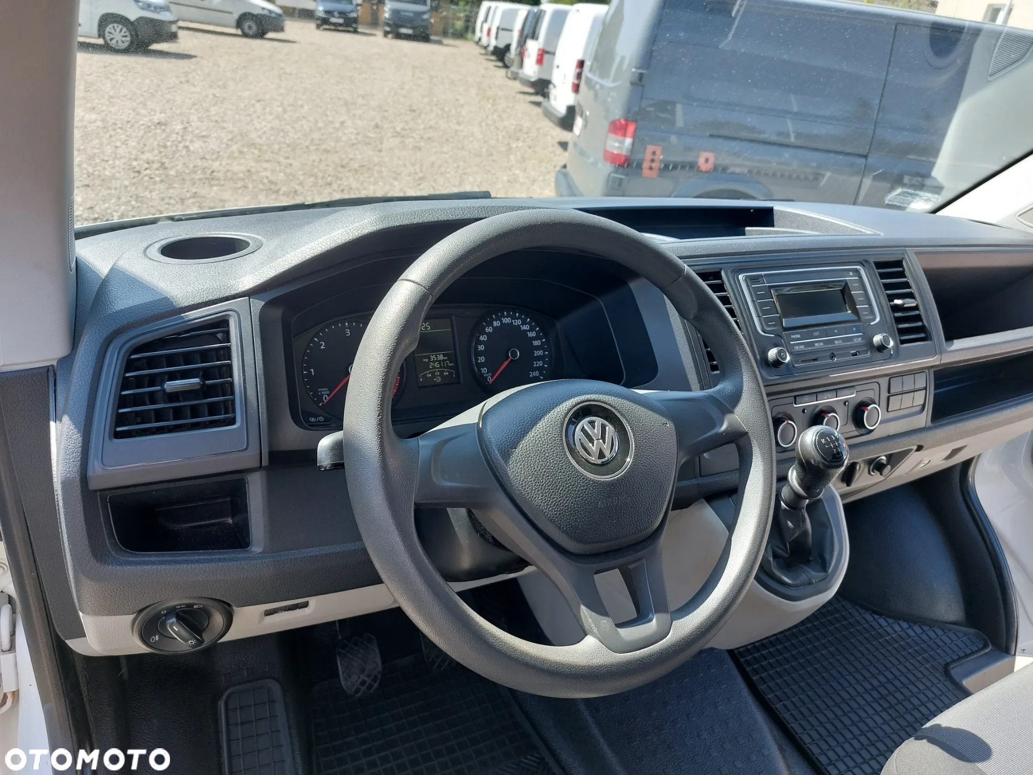 Volkswagen Transporter T6 TDI L2H1 - 14