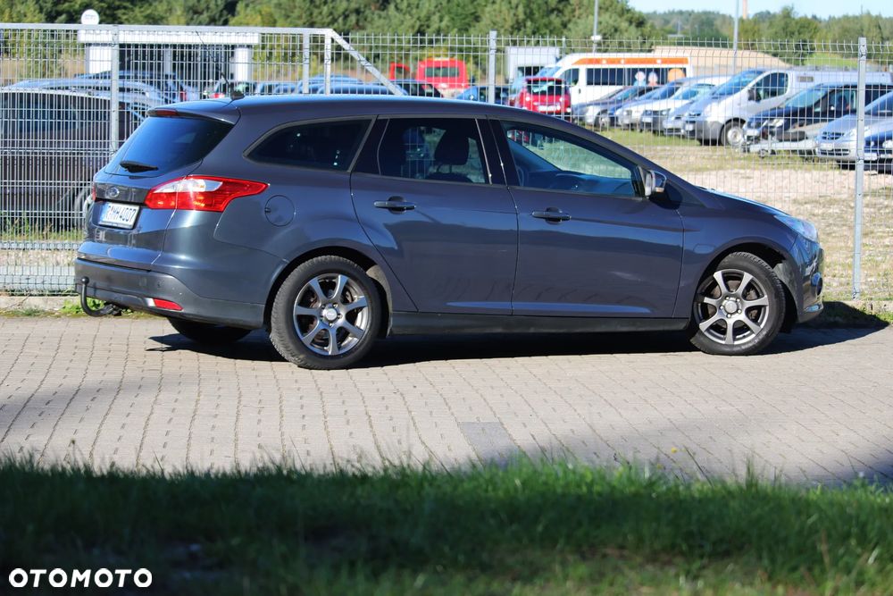 Ford Focus SW - 11