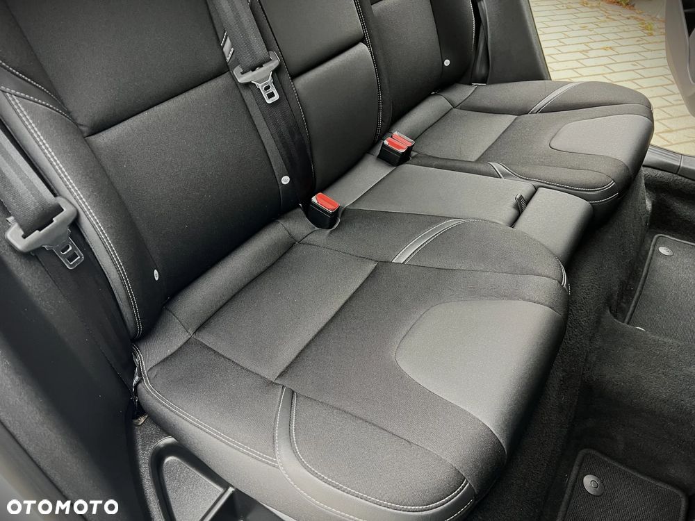 Volvo V40 D2 Momentum - 29