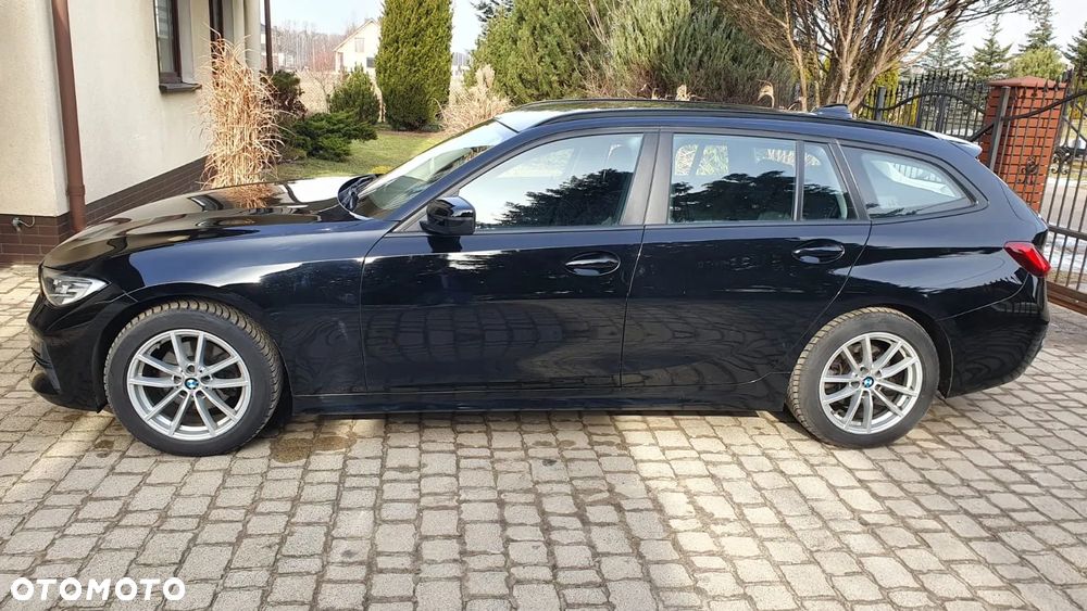 BMW Seria 3 320d xDrive Advantage - 2