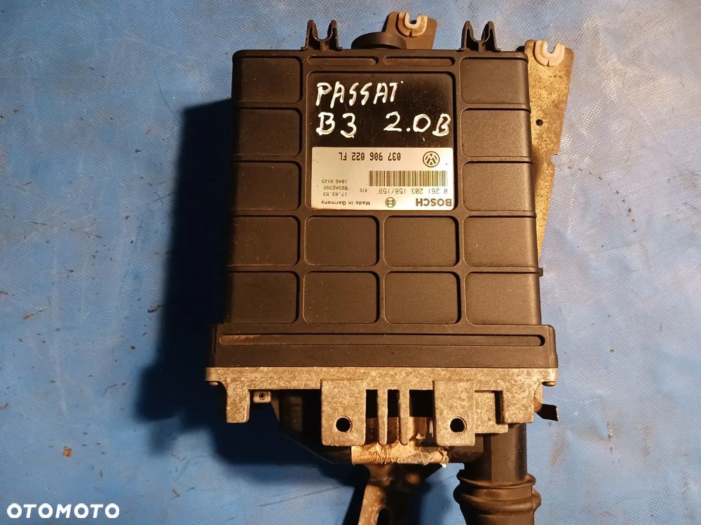 Sterownik silnika ECU Passat B3 2,0 B 037906022FL BOSCH 0261 203 158 /159 5WP4087 - 1