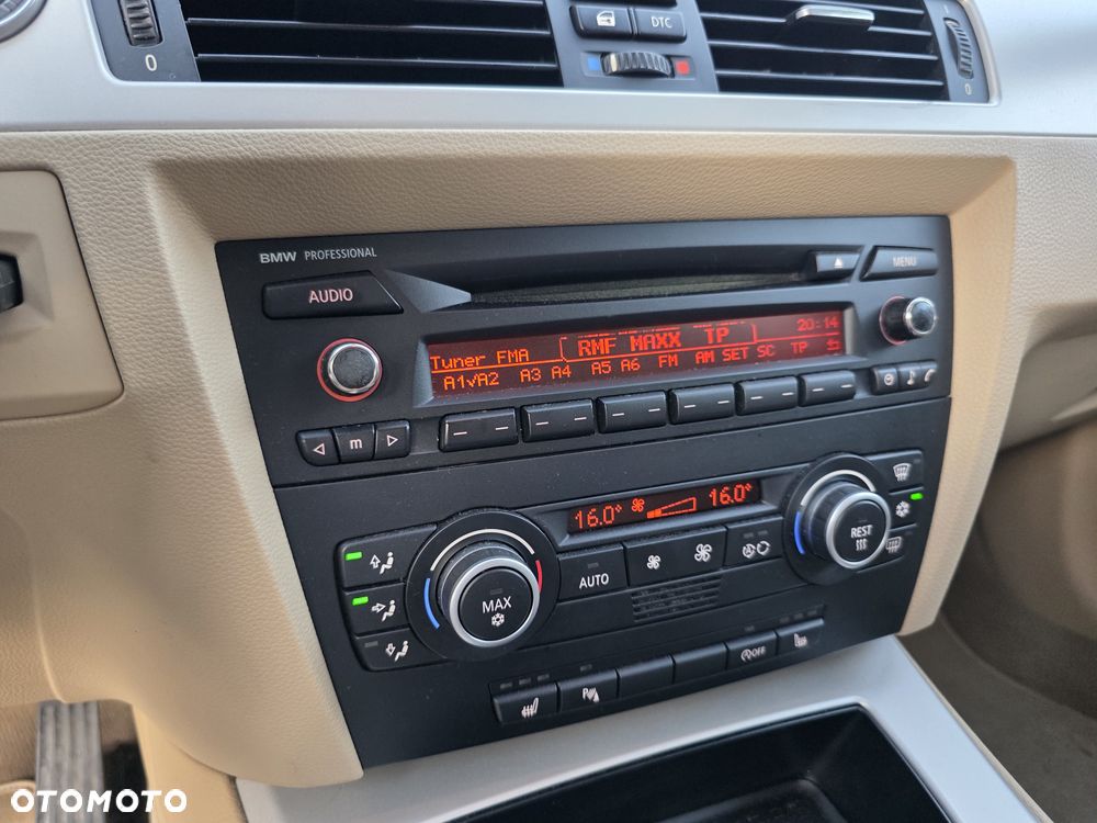 BMW Seria 3 318i - 18