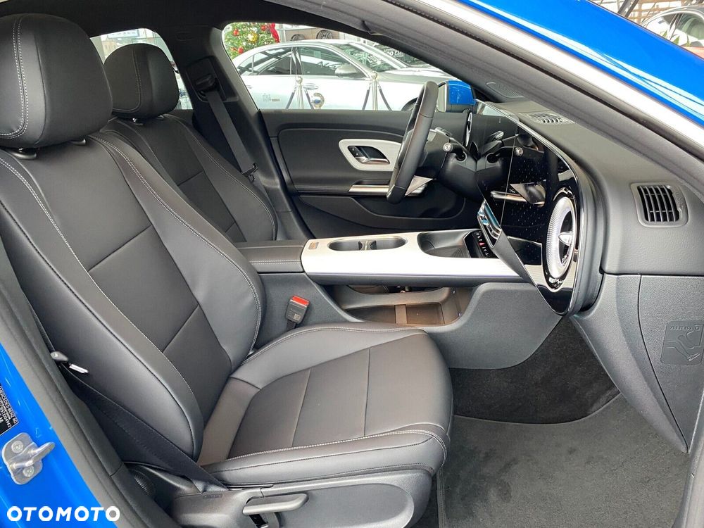 Mercedes-Benz CLA - 21