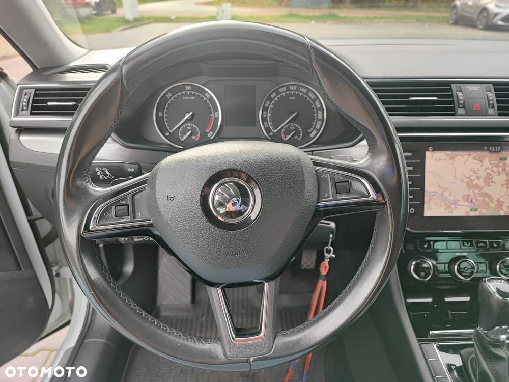 Skoda Superb 2.0 TDI Style DSG - 11