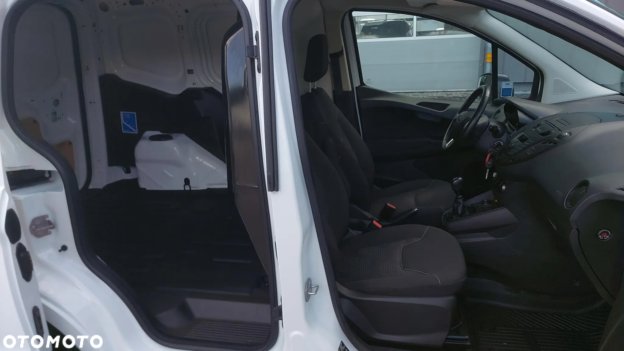 Ford Courier - 14