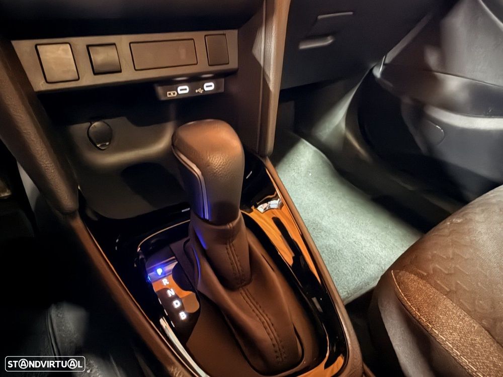 Toyota Yaris Cross 1.5 HDF Premier Edition - 19