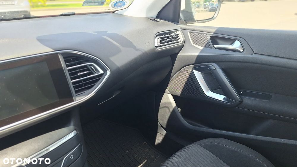 Peugeot 308 125 THP Active - 13