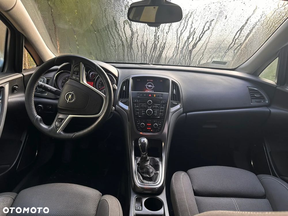 Opel Astra 1.6 Turbo Cosmo - 13