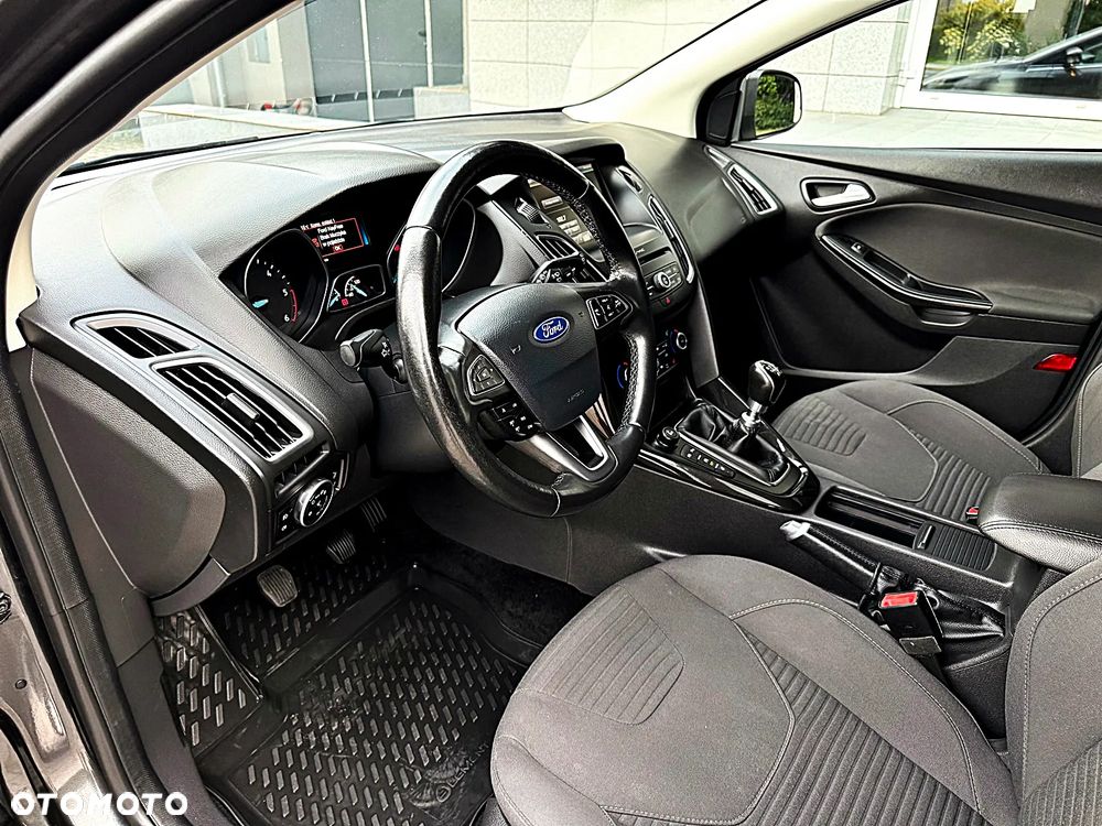 Ford Focus 1.5 TDCi DPF Start-Stopp-System Titanium - 19