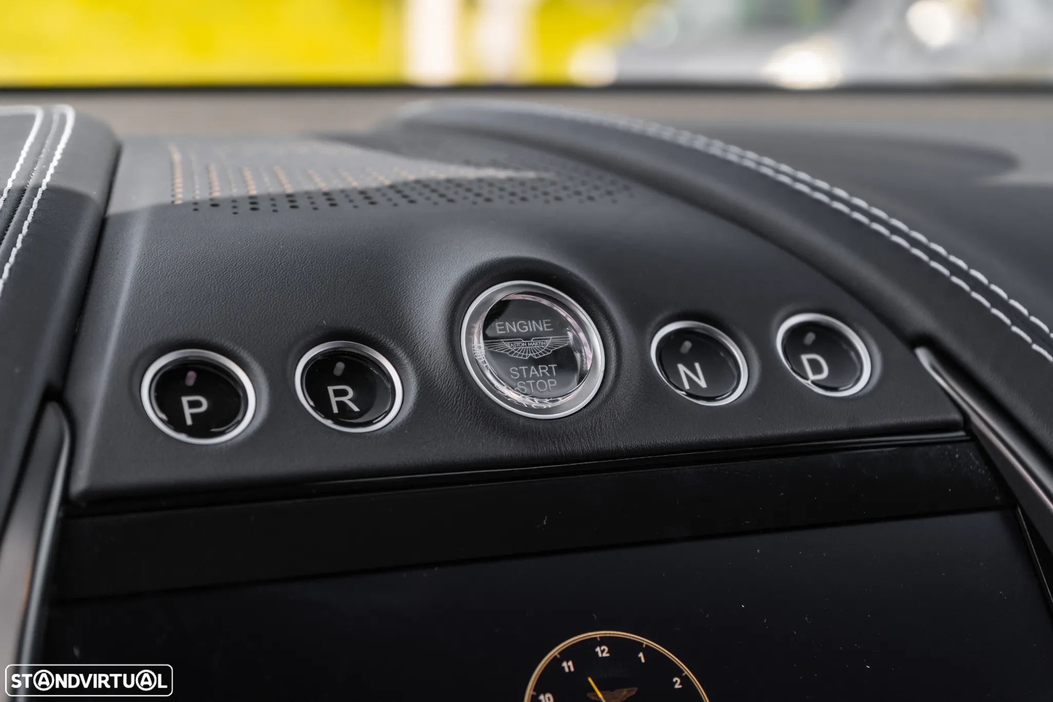 Aston Martin DBX Standard - 24