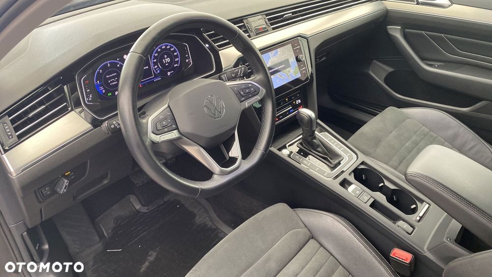 Volkswagen Passat - 10