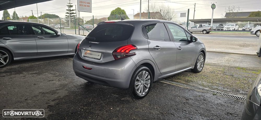 Peugeot 208 1.5 BlueHDi Signature - 9