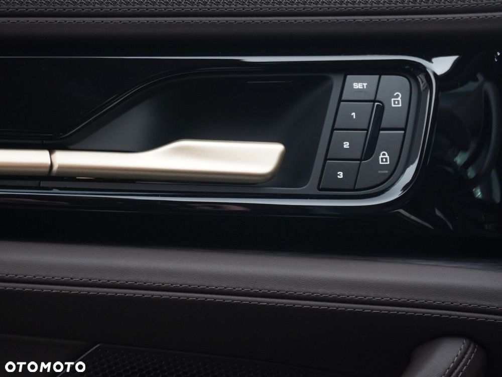 Porsche Panamera 4 - 20