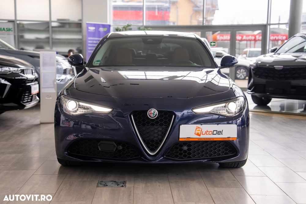 Alfa Romeo Giulia 2.2 - 5