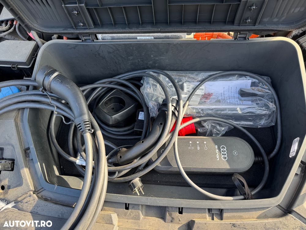 Audi e-tron 50 quattro S line - 12