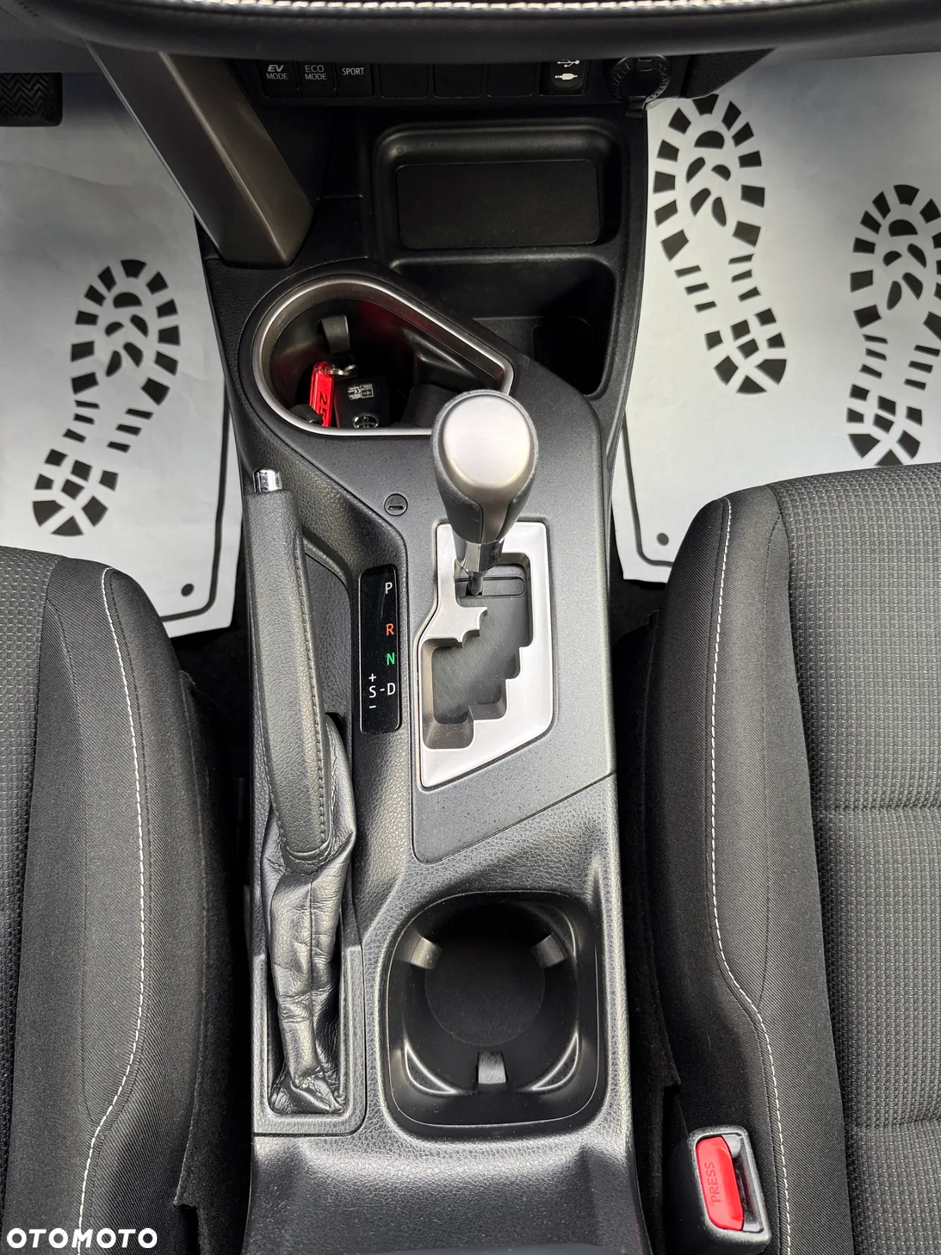 Toyota RAV4 Hybrid Premium 4x2 - 12
