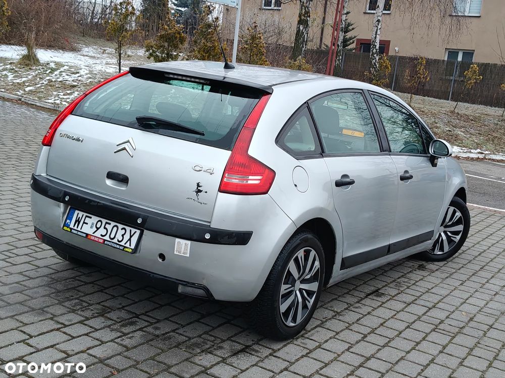Citroën C4 1.4 16V Impress - 2