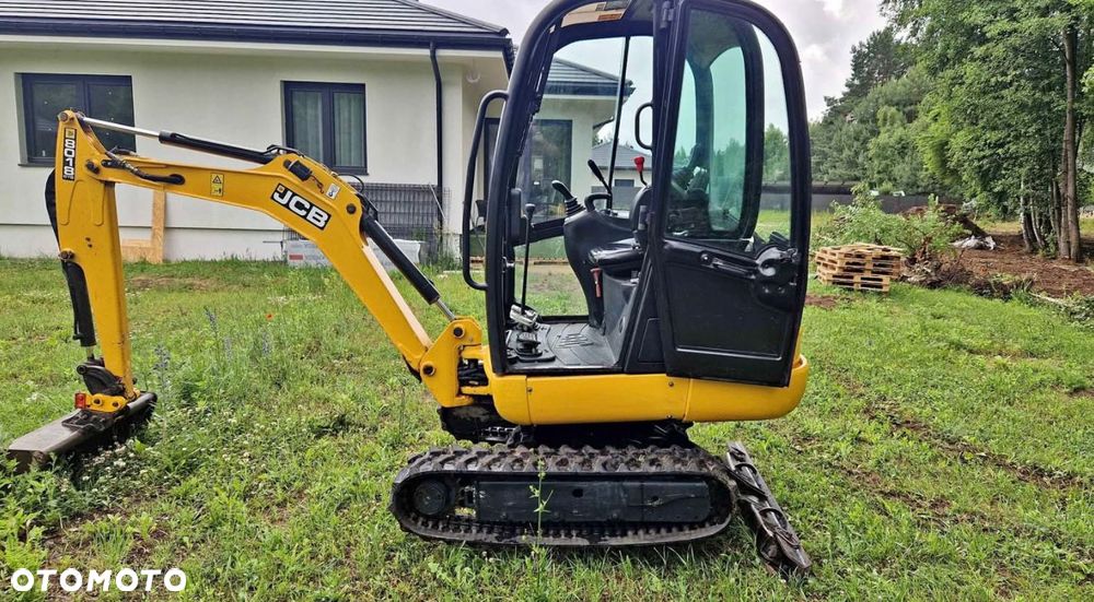 JCB 8018 - 3
