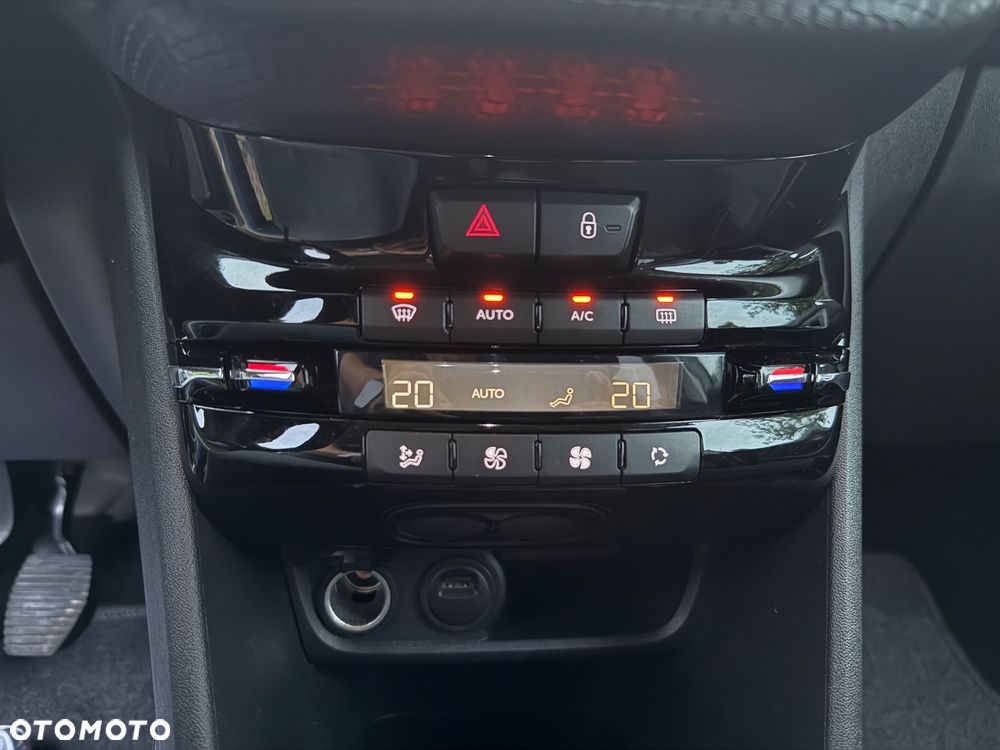 Peugeot 2008 1.2 Pure Tech Style - 30