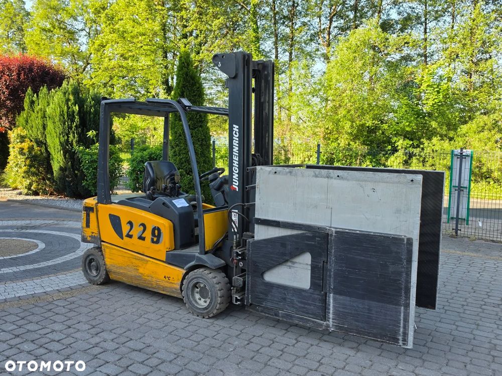 Jungheinrich EFG 320 / chwytak do kartonów MEYER TYP: 3-0402K - 5