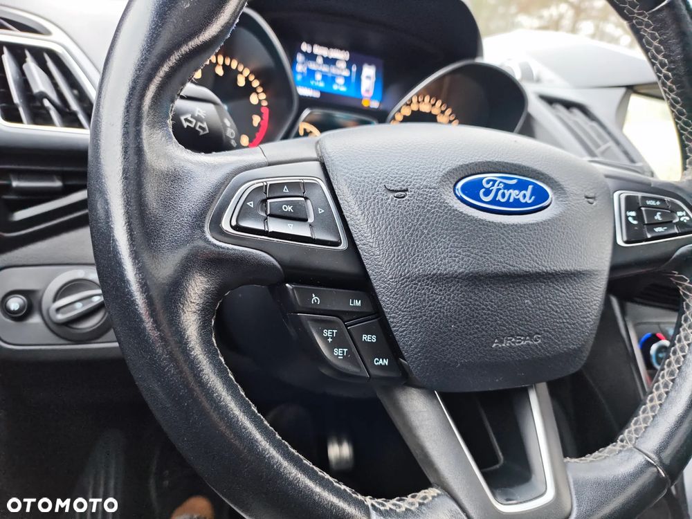 Ford Kuga 1.5 EcoBoost 2x4 ST-Line - 38