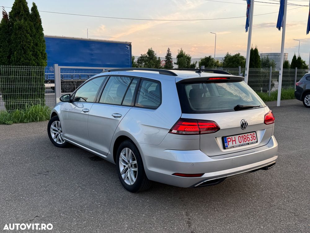 Volkswagen Golf 2.0 TDI SCR DSG Comfortline - 4