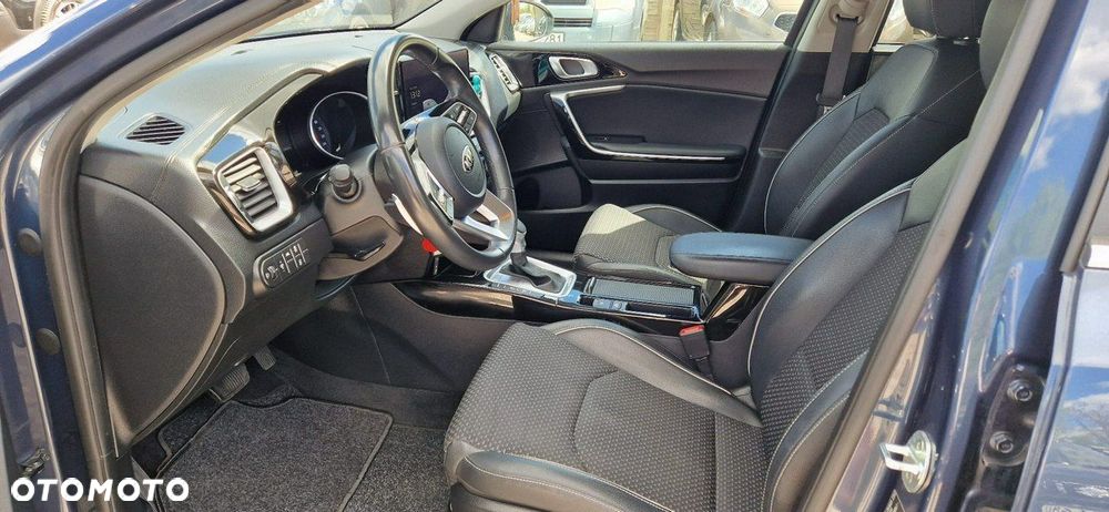 Kia XCeed - 18