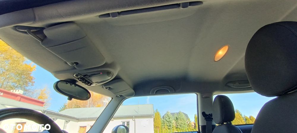 MINI Cooper Standard - 25