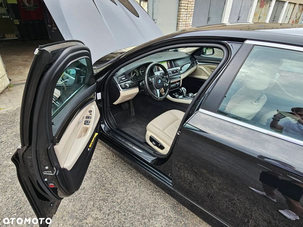 BMW Seria 5 525d xDrive Luxury Line - 12