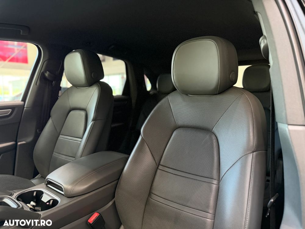 Porsche Cayenne Standard - 24