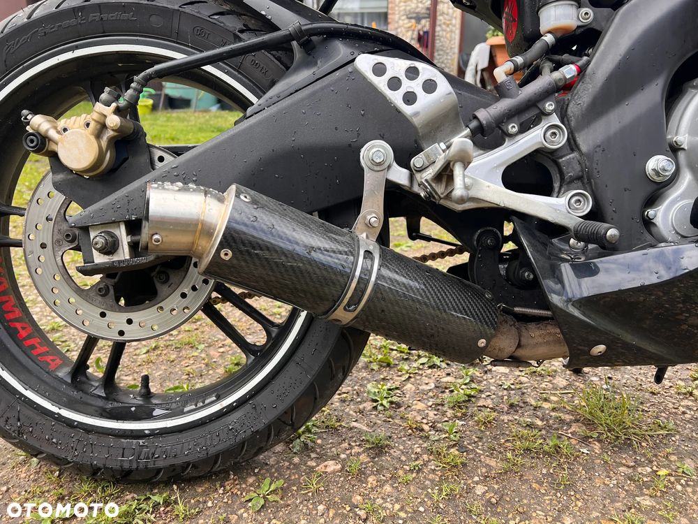 Yamaha YZF - 8