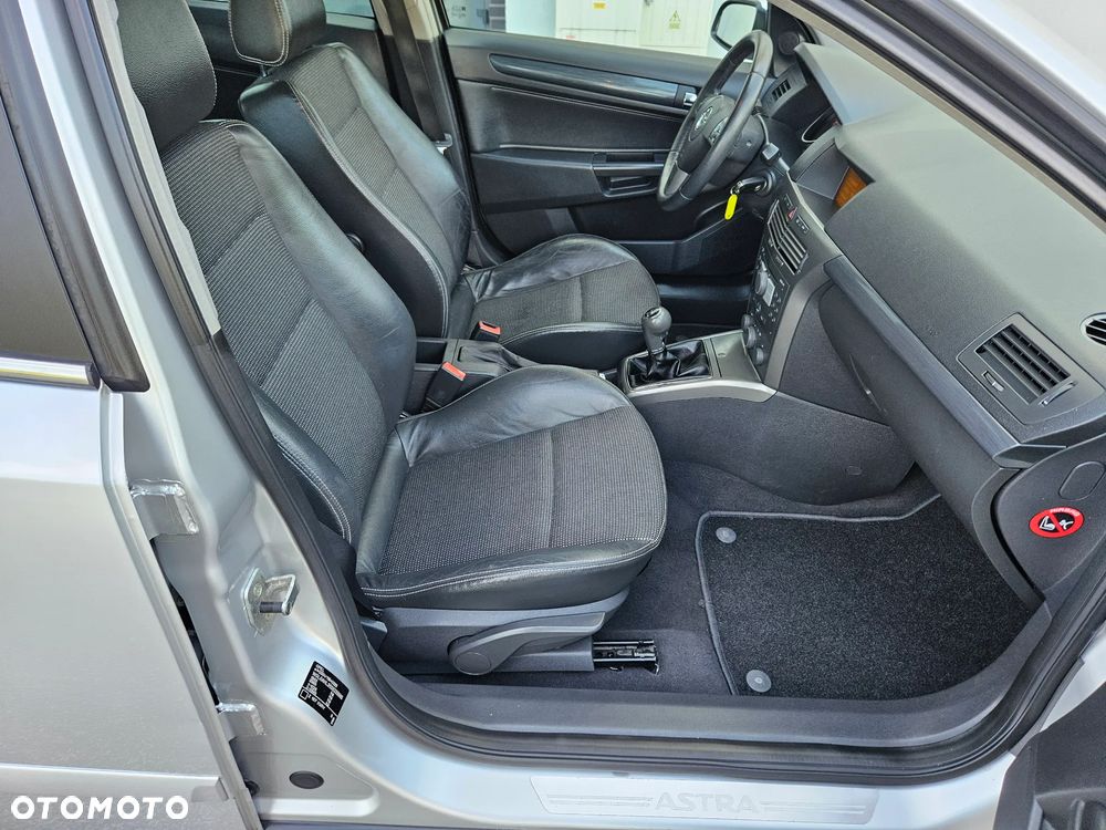 Opel Astra 2.0 Turbo Cosmo - 12