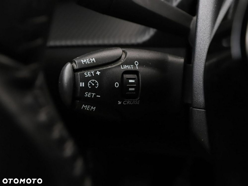 Peugeot 2008 PureTech 130 Allure - 33