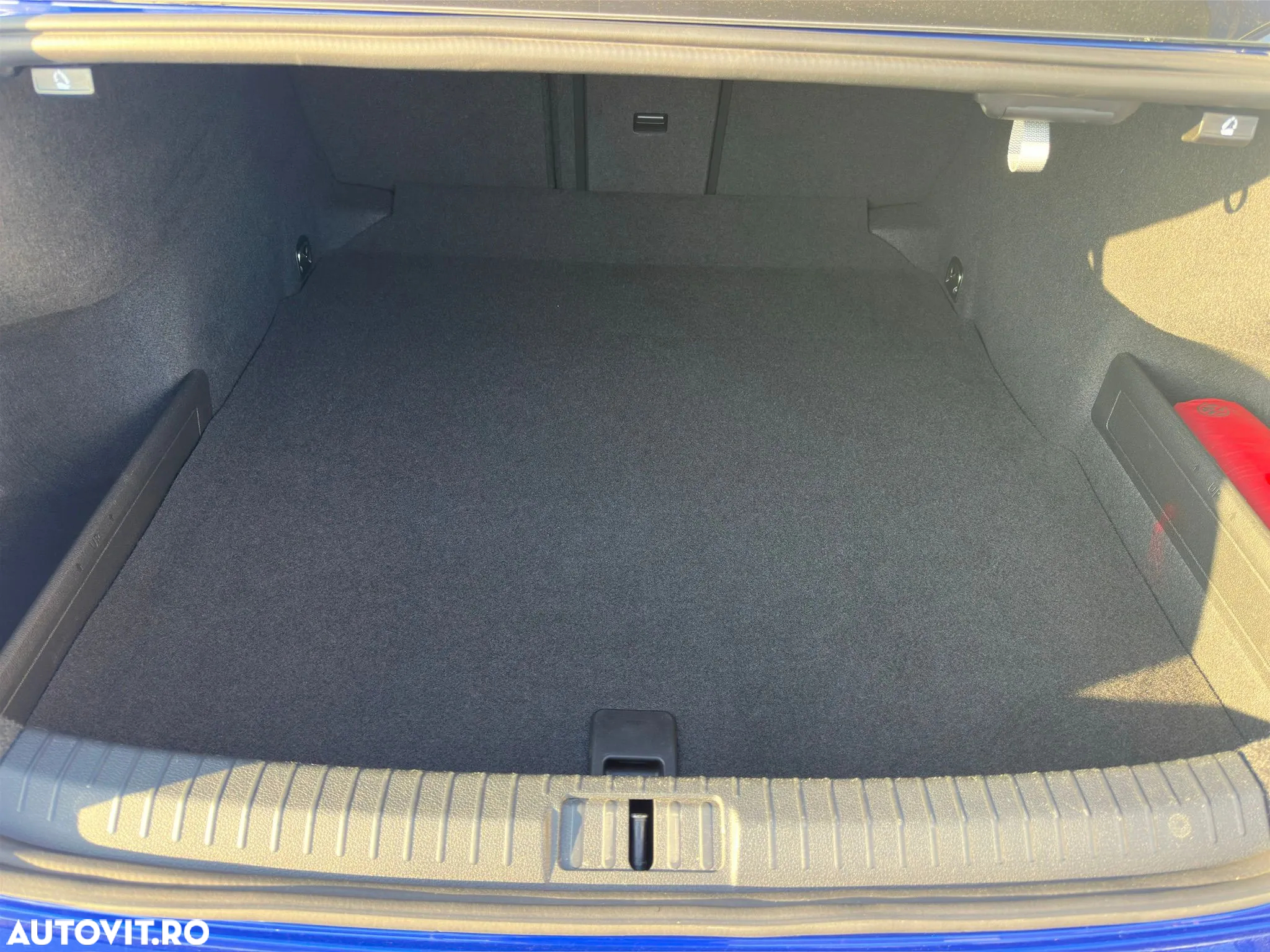 Volkswagen Passat Variant 2.0 TDI SCR Business - 25