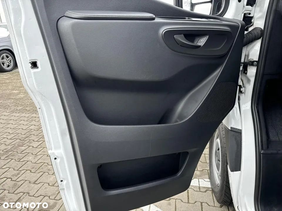 Mercedes-Benz Sprinter - 11