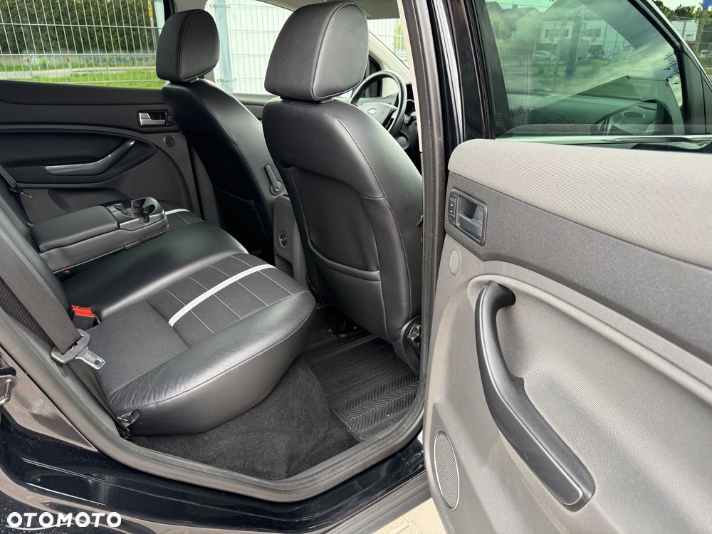 Ford Kuga 2.0 TDCi 4x4 Titanium - 27