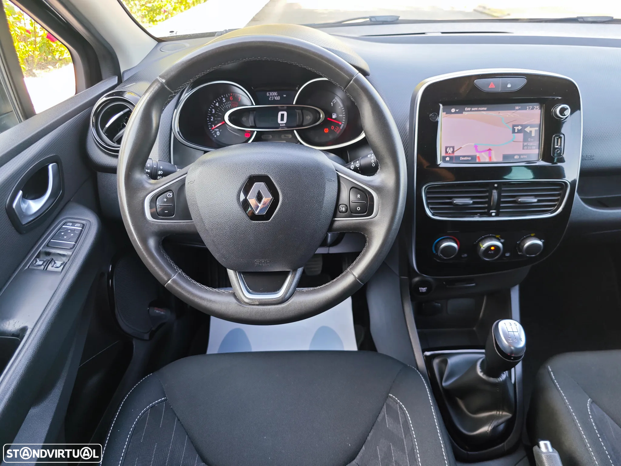 Renault Clio 0.9 TCe Limited - 13