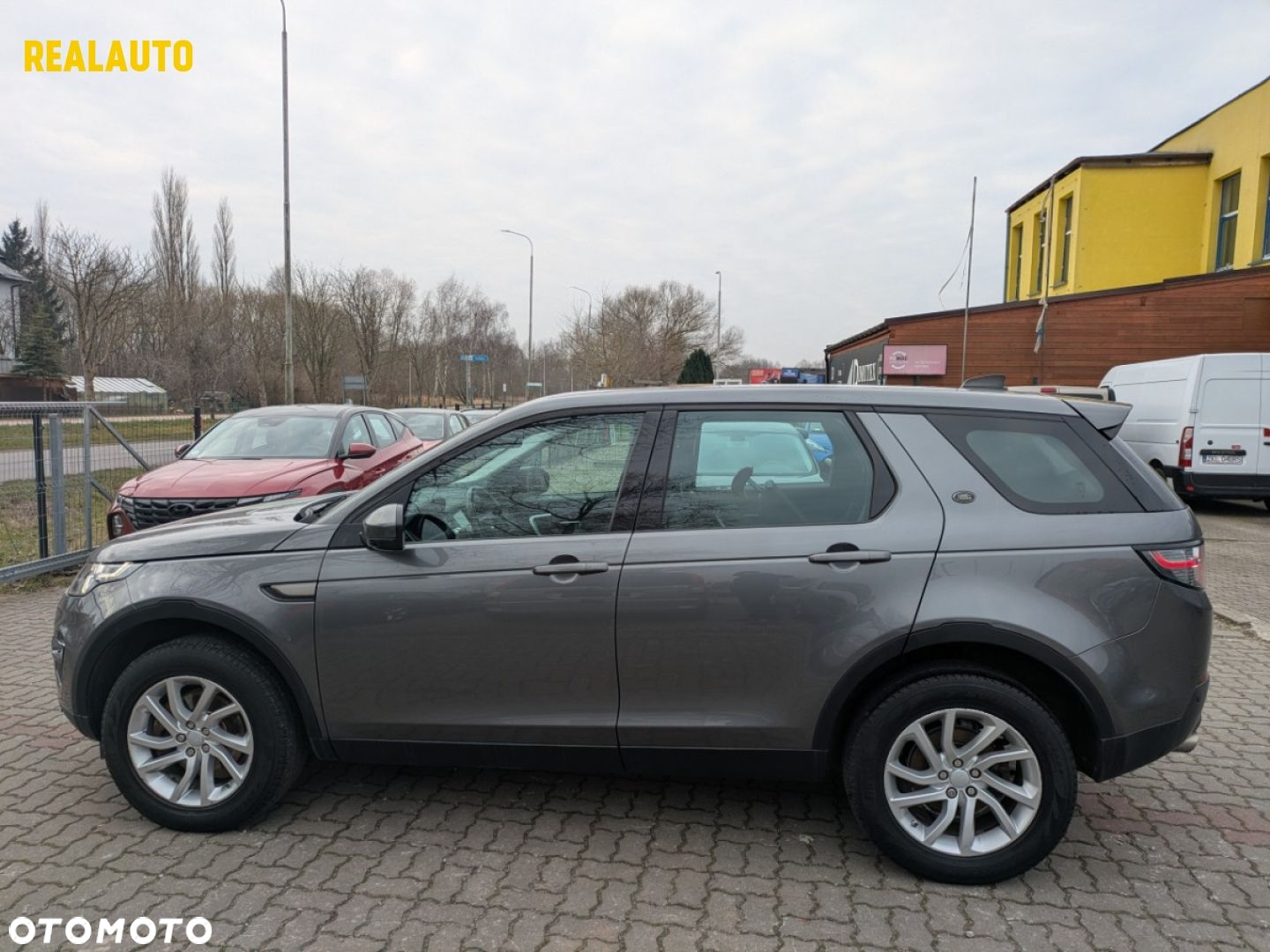 Land Rover Discovery Sport - 16