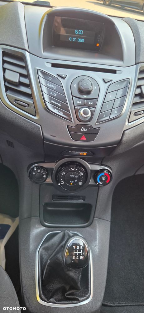 Ford Fiesta 1.25 Platinium X - 29