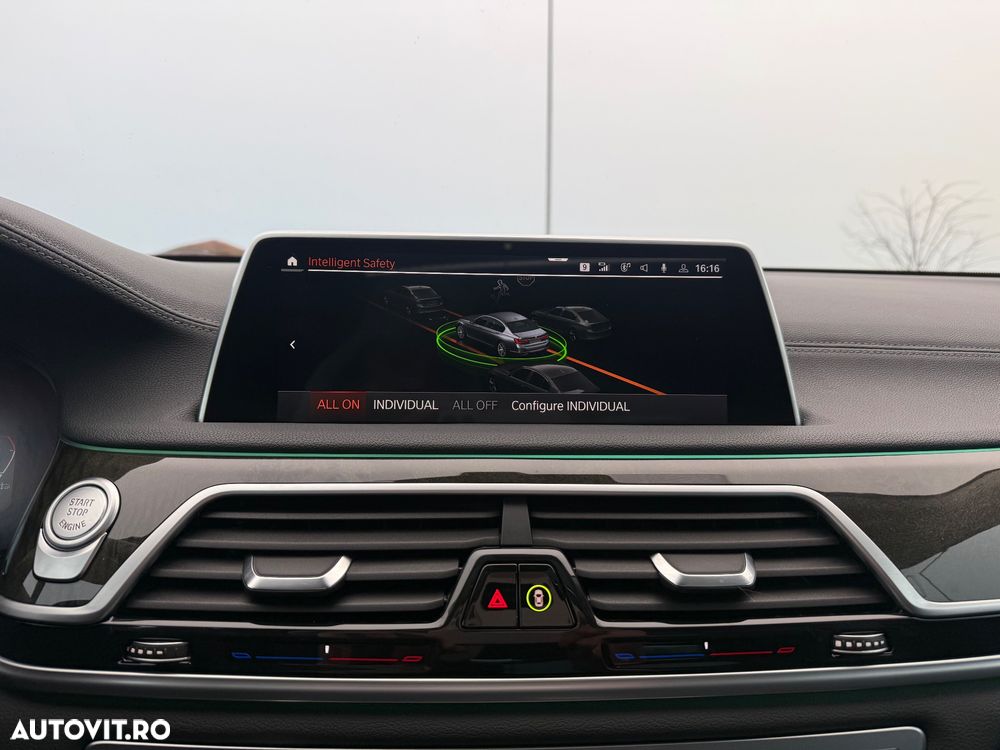 BMW Seria 7 730Ld xDrive MHEV - 29