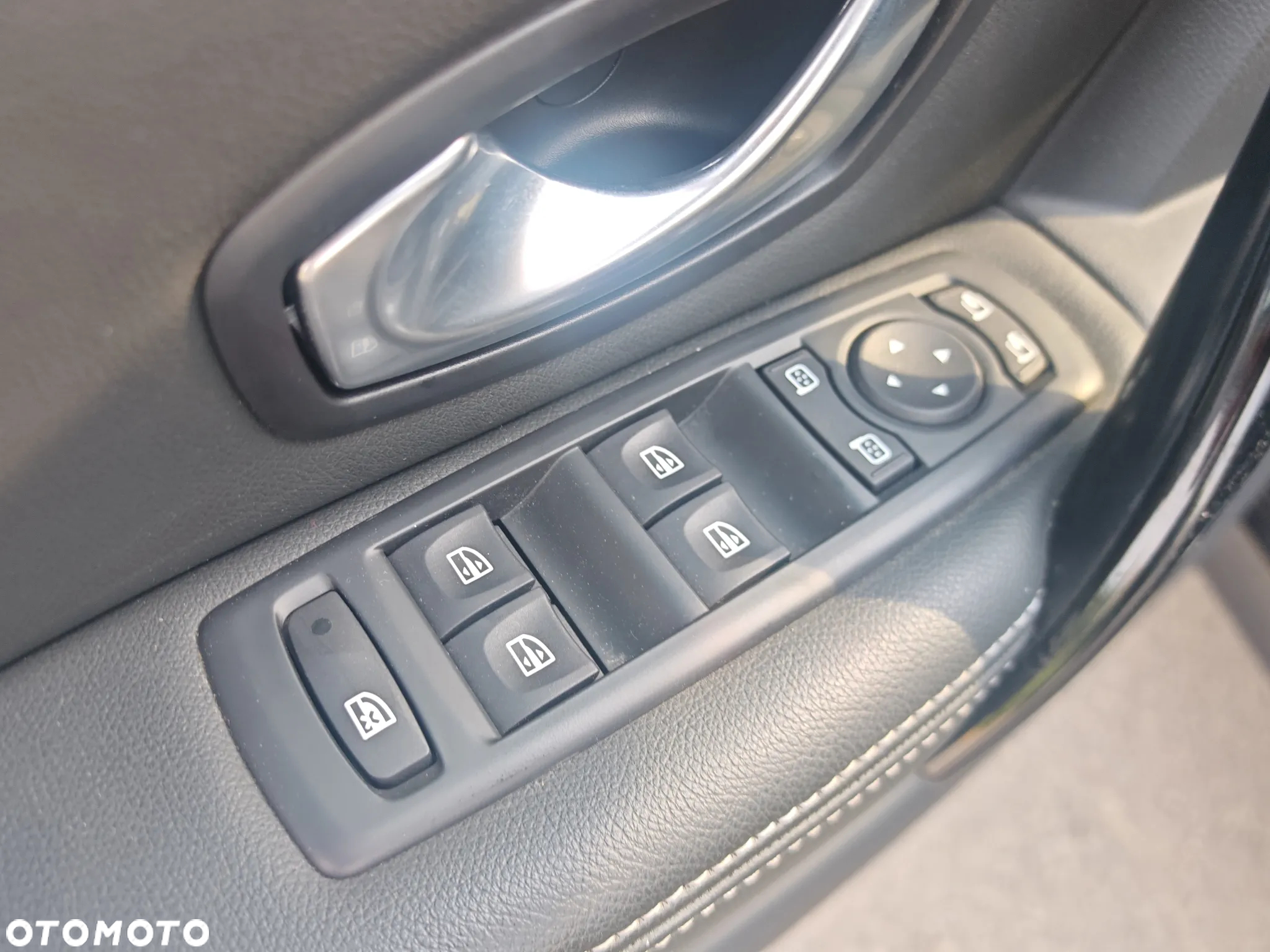 Renault Laguna 2.0 T Bose Edition - 8