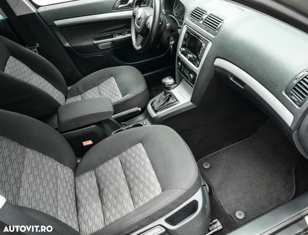 Skoda Octavia 1.6 TDI Ambiente DSG - 12