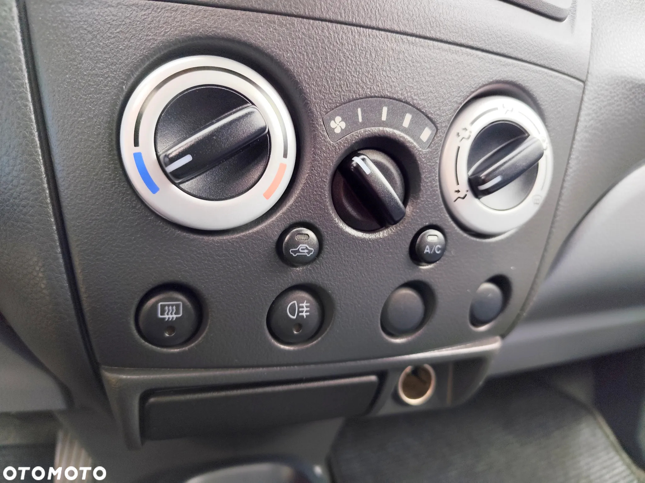 Suzuki Liana 1.6 - 11