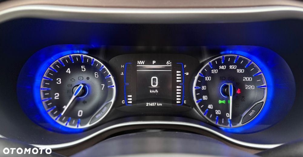 Chrysler Pacifica - 17