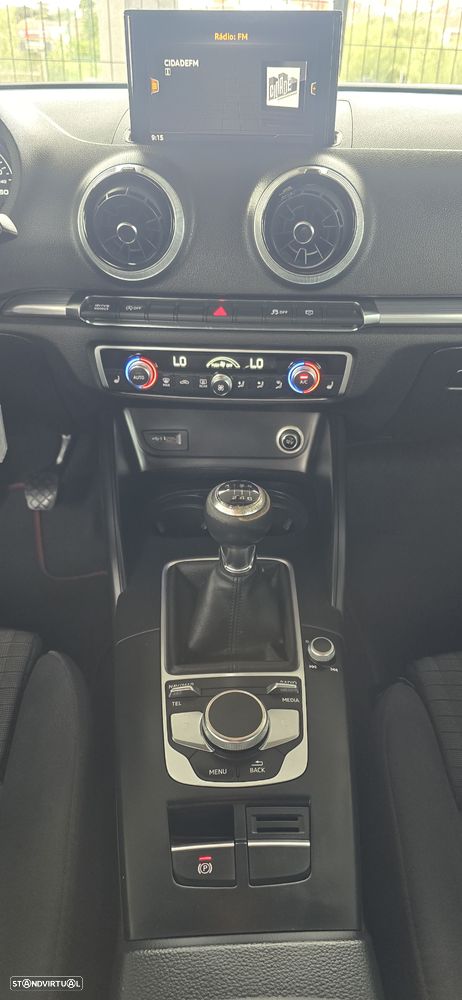 Audi A3 Sportback 30 TDI Sport - 24