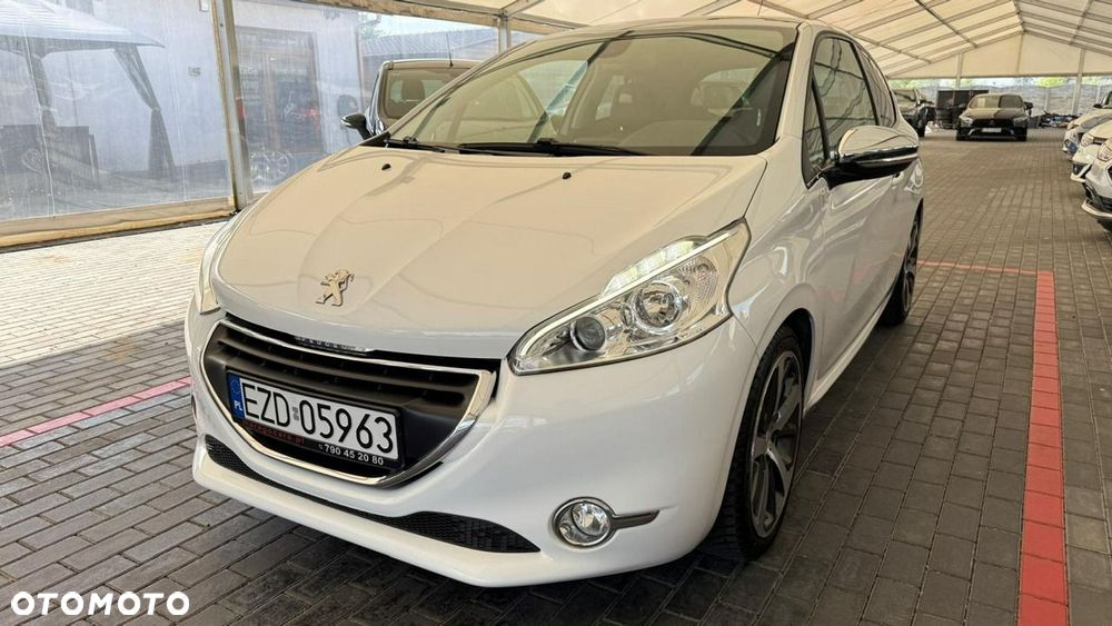 Peugeot 208 - 4