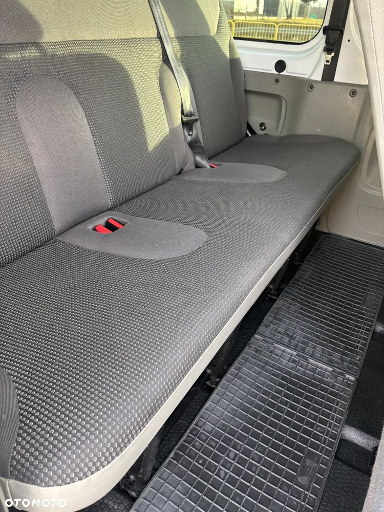 Opel Vivaro L2H1 2.9t Essentia - 26