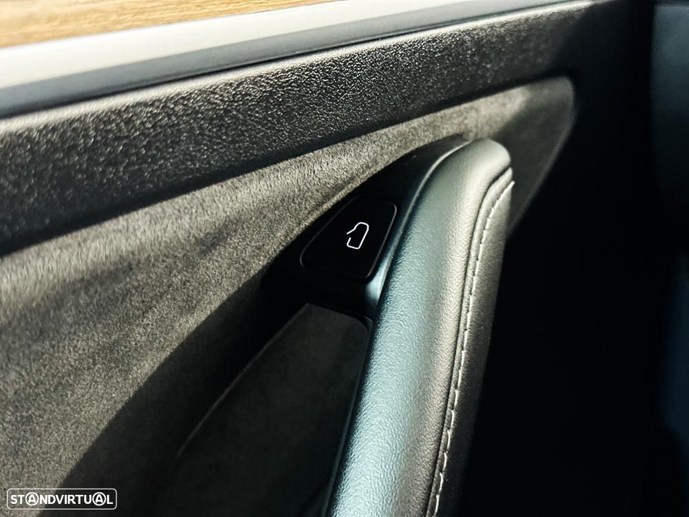 Tesla Model Y Long Range Dual Motor AWD - 44