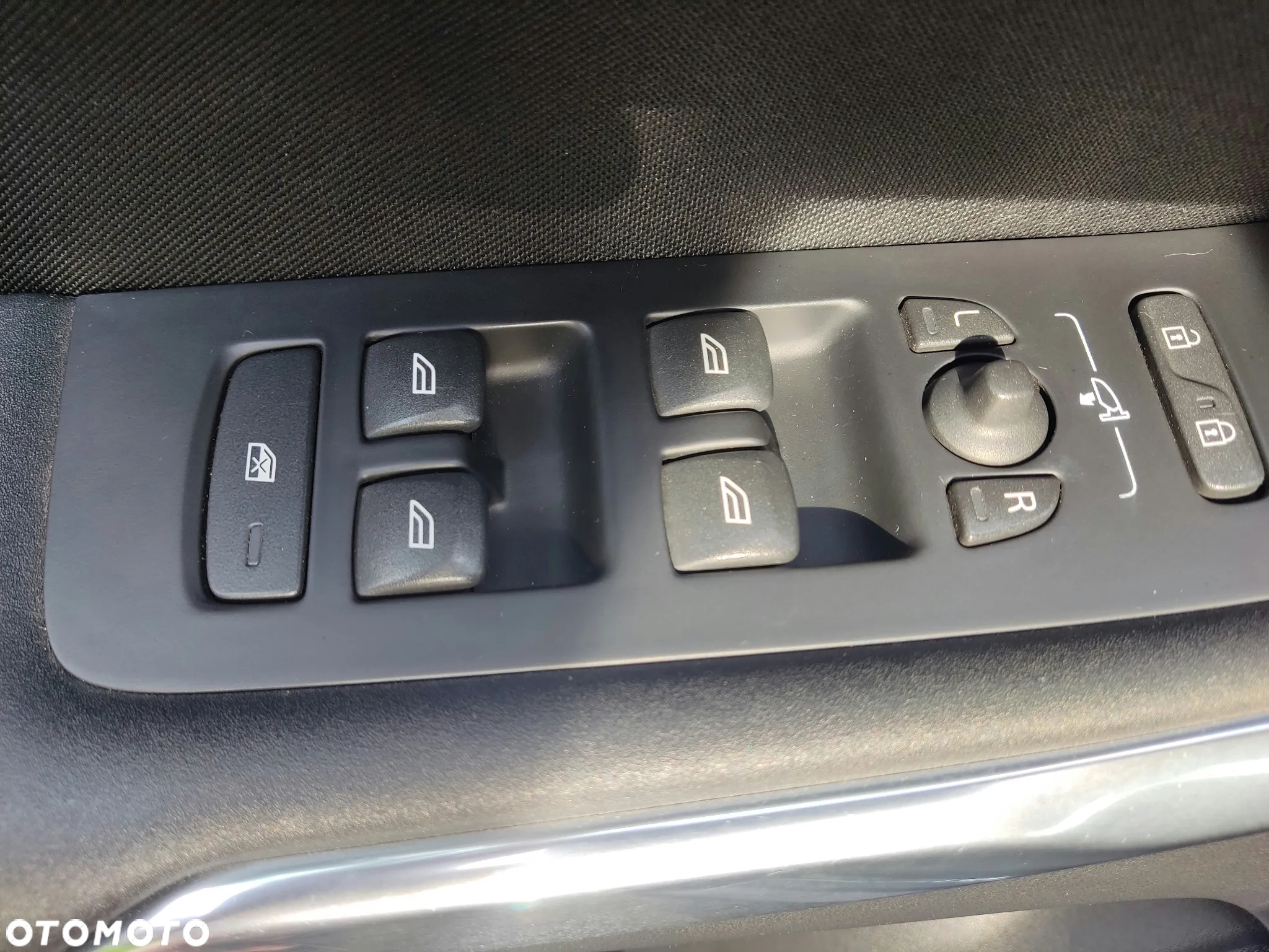 Volvo V40 D3 Momentum - 35