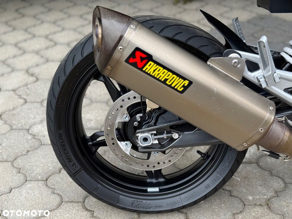 BMW G - 16